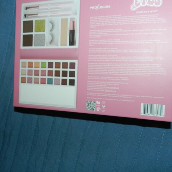 New Complete Eye Kits Vegan Cruelty free 25 Pc set 🆕NWT - Picture 6 of 13